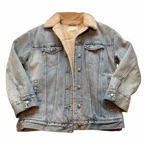 aritzia Wilfred Free light wash sherpa fleece lined denim jacket